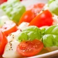 Салат з бринзою помідорами, огірками та оливками (рецепт приготування) (помідорами) Салат з бринзою помідорами, огірками та оливками (рецепт приготування)