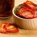Салат з бринзою помідорами, огірками та оливками (рецепт приготування) (помідорами) Салат з бринзою помідорами, огірками та оливками (рецепт приготування)