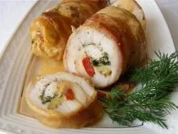 Рулет з курячої грудки