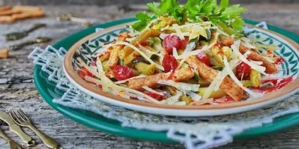 Салат з сухариками і ковбасою оригінальні рецепти з фото (салат квасоля сухарики ковбаса) Салат з сухариками і ковбасою оригінальні рецепти з фото