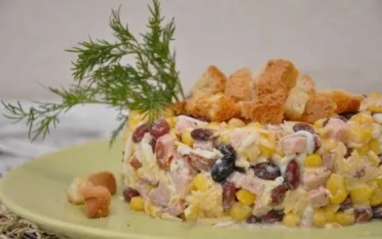 Салат з сухариками і кукурудзою рецепти з фото крок за кроком (кукурудзою) Салат з сухариками і кукурудзою рецепти з фото крок за кроком
