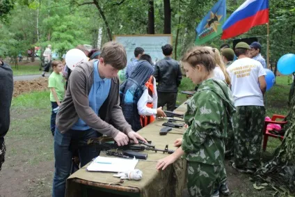 Керівник військово-патріотичного центру игорь леонтьев «патріот виховується з дитинства» (леонтьев) Керівник військово-патріотичного центру игорь леонтьев «патріот виховується з дитинства»