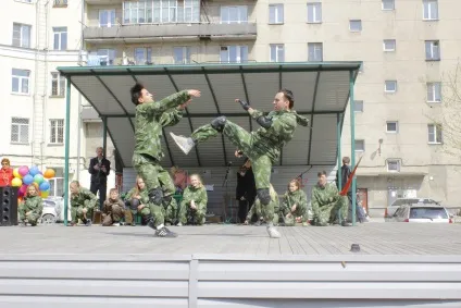 Керівник військово-патріотичного центру игорь леонтьев «патріот виховується з дитинства» (центру) Керівник військово-патріотичного центру игорь леонтьев «патріот виховується з дитинства»