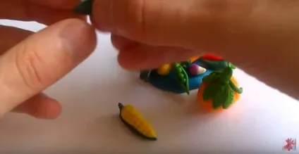 Зліпити овочі і фрукти з пластиліну (зробити капусту з пластиліну) Зліпити овочі і фрукти з пластиліну
