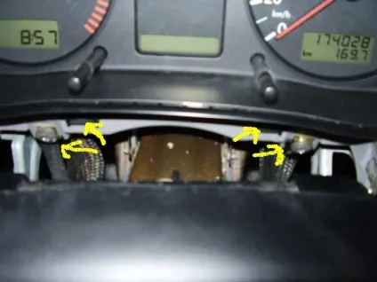 Зняття щитка приладів на vw passat b5, особистий досвід (замочки) Зняття щитка приладів на vw passat b5, особистий досвід