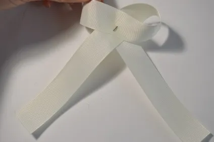 Створюємо прості і красиві бантики зі стрічок - ярмарок майстрів - ручна робота, handmade (бантики) Створюємо прості і красиві бантики зі стрічок - ярмарок майстрів - ручна робота, handmade