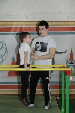 Стаття як навчитися ходити на руках (положення упор лежачи) Стаття як навчитися ходити на руках