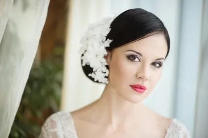 Весільний макіяж для карих очей для брюнеток (брюнеток) Весільний макіяж для карих очей для брюнеток