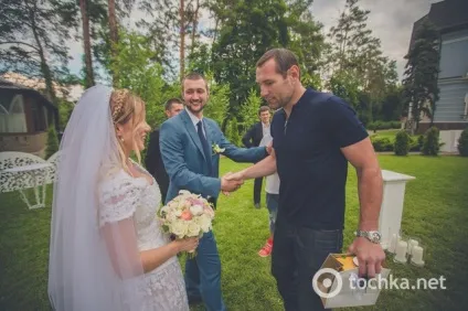 Тамерлан та Олена Омаргалієва влаштували розкішне весілля (фото) (група) Тамерлан та Олена Омаргалієва влаштували розкішне весілля (фото)