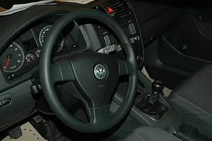 Тест-драйв vw golf v tsi - статті тест-драйви volkswagen (підсвічується синім світлом) Тест-драйв vw golf v tsi - статті тест-драйви volkswagen