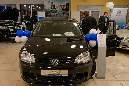 Тест-драйв vw golf v tsi - статті тест-драйви volkswagen (підсвічується синім світлом) Тест-драйв vw golf v tsi - статті тест-драйви volkswagen