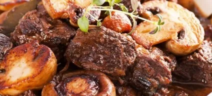 Тушкована яловичина - рецепти з овочами, картоплею, грибами і солоними огірками (яловичина) Тушкована яловичина - рецепти з овочами, картоплею, грибами і солоними огірками