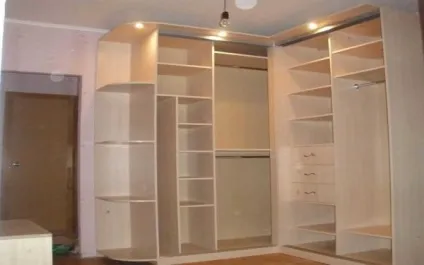 Кутовий шафа купе види, розміри, планування, фото