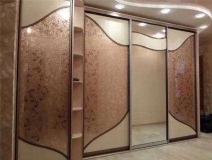 Кутовий шафа купе види, розміри, планування, фото