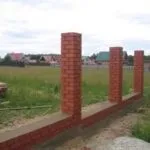 Встановлення огорожі з профнастилу на нерівному ділянці, фото і відео уроки (забору) Встановлення огорожі з профнастилу на нерівному ділянці, фото і відео уроки