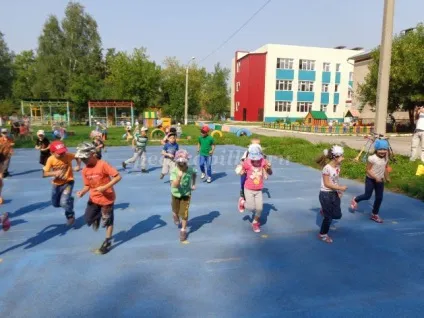 Веселі старти для дітей на вулиці влітку в дитячому садку (веселі) Веселі старти для дітей на вулиці влітку в дитячому садку
