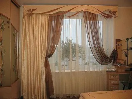 Вибираємо штори з ламбрекеном у вітальню, на кухню, в спальню, фото (даний віконного обрамлення) Вибираємо штори з ламбрекеном у вітальню, на кухню, в спальню, фото