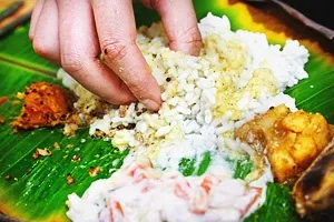 В Індії їдять руками