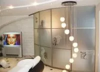 Вбудований кутовий шафа-купе