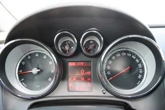 Хіт-парад порівняльний тест chevrolet cruze, ford focus і opel astra, тест-драйви (авторинки югаУкаіни) Хіт-парад порівняльний тест chevrolet cruze, ford focus і opel astra, тест-драйви