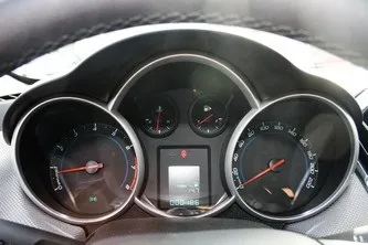Хіт-парад порівняльний тест chevrolet cruze, ford focus і opel astra, тест-драйви (авто ринок avto25.ru) Хіт-парад порівняльний тест chevrolet cruze, ford focus і opel astra, тест-драйви