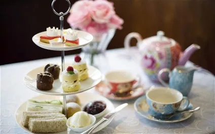 Час пити чай традиція «five o'clock tea»