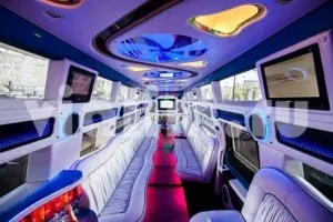Замовити оренду лімузина на весілля недорого в Москві - прокат авто за доступними цінами (дівич-вечір в лімузині) Замовити оренду лімузина на весілля недорого в Москві - прокат авто за доступними цінами