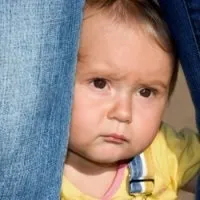 Дитина боїться людей, чоловіків (чоловіків) Дитина боїться людей, чоловіків
