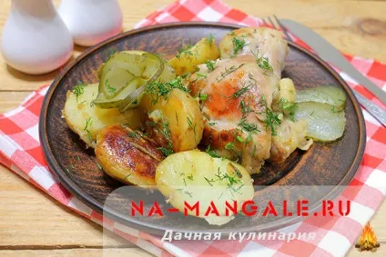 Запечена курка з картоплею в мультиварці стегенця, ніжки, стегна (мультиварці) Запечена курка з картоплею в мультиварці стегенця, ніжки, стегна