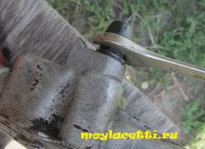 Заміна сальника штока вибору передач лачетті, мій лачетті (заміна) Заміна сальника штока вибору передач лачетті, мій лачетті