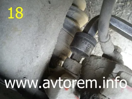 Заміна верхньої опори передньої амортизаційної стійки на автомобілях daewoo lanos, daewoo nexia, (заміна верхньої опори Нексія) Заміна верхньої опори передньої амортизаційної стійки на автомобілях daewoo lanos, daewoo nexia,