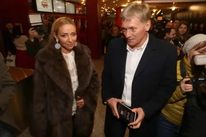 Андрій Кончаловський показав, що таке «рай» репортаж з прем'єри гучного фільму (стрічка новин) Андрій Кончаловський показав, що таке «рай» репортаж з прем'єри гучного фільму