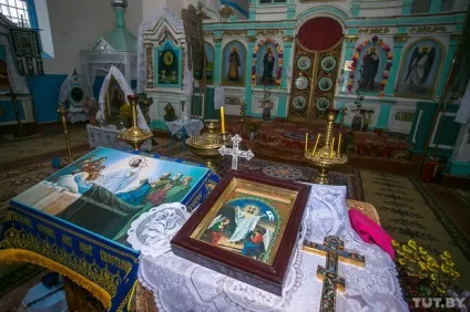 Батюшка і каміння