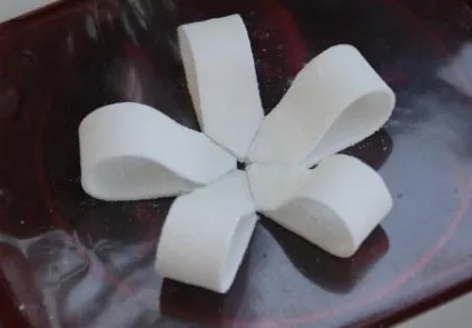 Бант з мастики