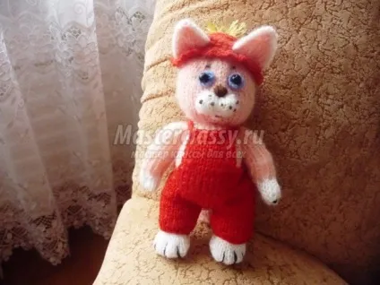 Авторський в'язаний кіт