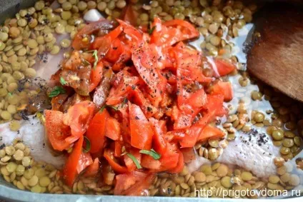 Сочевиця тушкована з куркою (куркою) Сочевиця тушкована з куркою