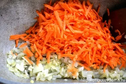 Сочевиця тушкована з куркою (тушкована) Сочевиця тушкована з куркою