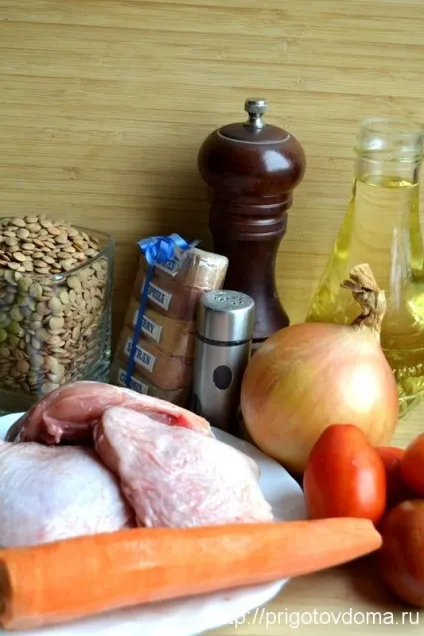 Сочевиця тушкована з куркою (куркою) Сочевиця тушкована з куркою