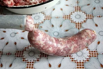 Домашня ковбаса зі свинини - рецепт з покроковими фото (м'ясо) Домашня ковбаса зі свинини - рецепт з покроковими фото