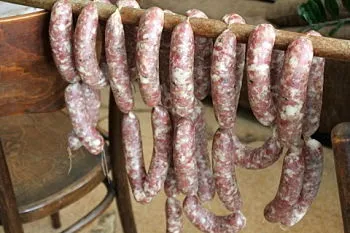 Домашня ковбаса зі свинини - рецепт з покроковими фото (що приготувати на обід і вечеря) Домашня ковбаса зі свинини - рецепт з покроковими фото