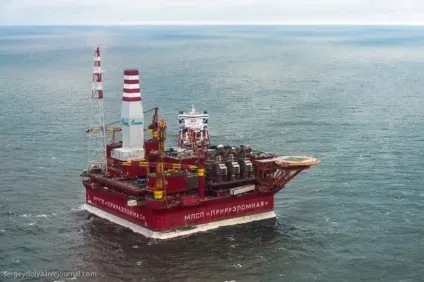 Екскурсія на нафтову платформу «Прирозломного» (46 фото) - Трініксі (є) Екскурсія на нафтову платформу «Прирозломного» (46 фото) - Трініксі
