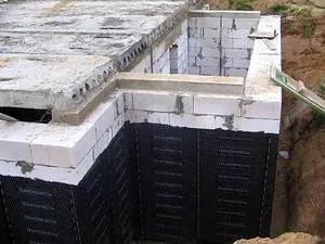 Гідроізоляція цокольного поверху види зовнішньої гідроізоляції і її виконання своїми руками