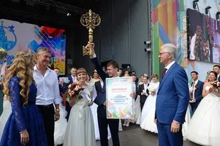 Міська весілля Запоріжжя вітає нові подружні пари - культура - офіційний портал (пари) Міська весілля Запоріжжя вітає нові подружні пари - культура - офіційний портал
