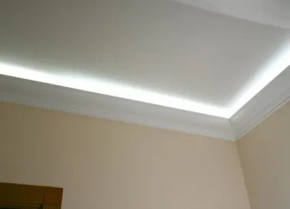 Як підігнати кути стельових плінтусів є всього дві складності - легка справа