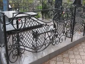 Як зробити огорожу на могилу своїми руками