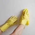 Як прибрати клеї з шпалер
