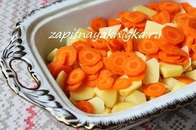 Картопля зі сметаною в духовці (сметаною) Картопля зі сметаною в духовці