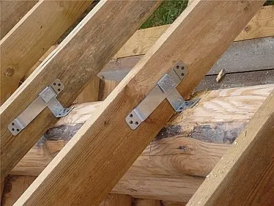 Кріплення крокв ковзаючі, до стіни, до коника і способи як їх закріпити (виконується) Кріплення крокв ковзаючі, до стіни, до коника і способи як їх закріпити