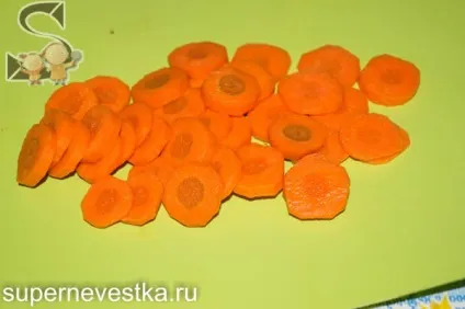 Курка в соусі з ананасами