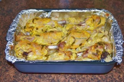 Курка з картоплею і цвітною капустою в духовці (кольоровий) Курка з картоплею і цвітною капустою в духовці